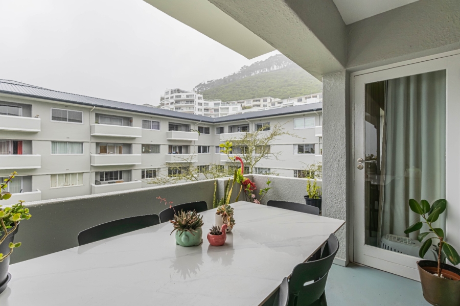 To Let 2 Bedroom Property for Rent in Sea Point Western Cape